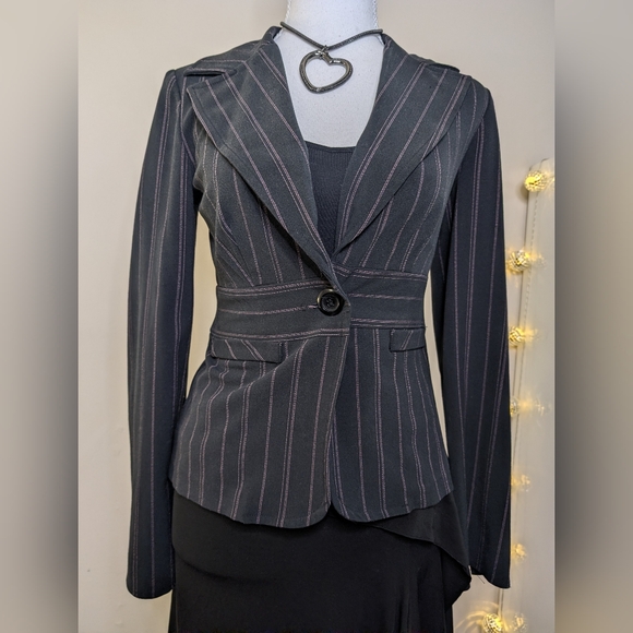 Y2K Pink Pinstripe Blazer - Picture 7 of 8